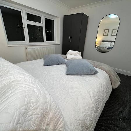 Modern & Stylish Haven In Heart Of London Apartment Екстериор снимка