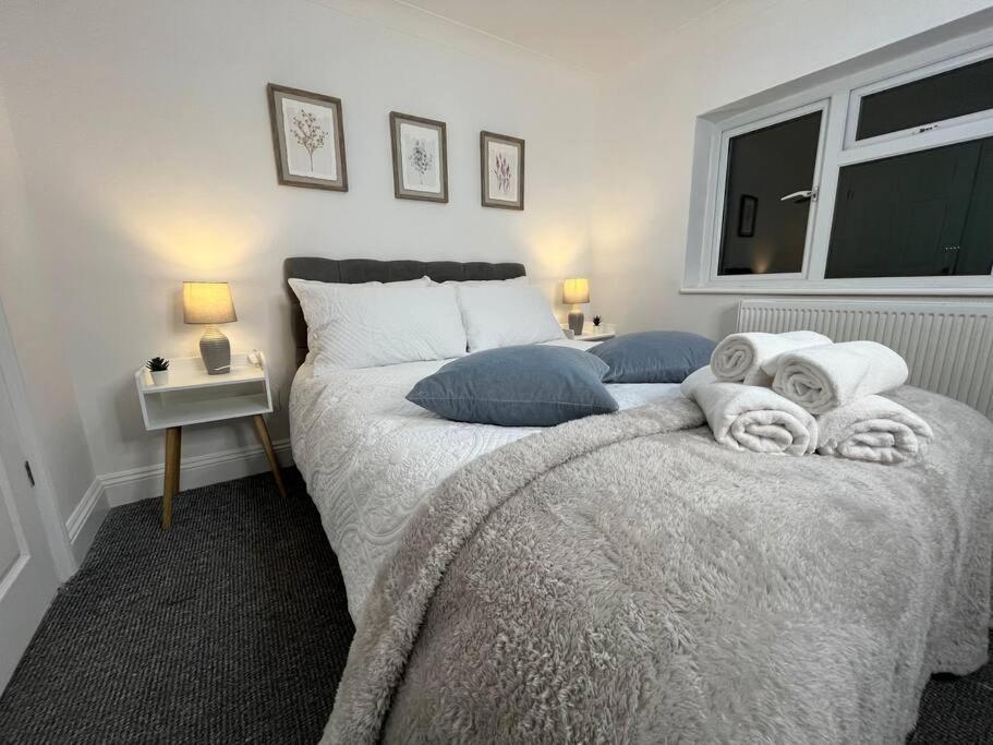 Modern & Stylish Haven In Heart Of London Apartment Екстериор снимка
